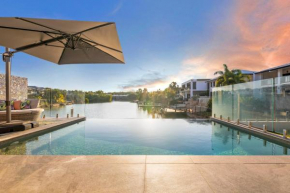 'Infinity's Edge' Darwin Luxury Waterfront Oasis